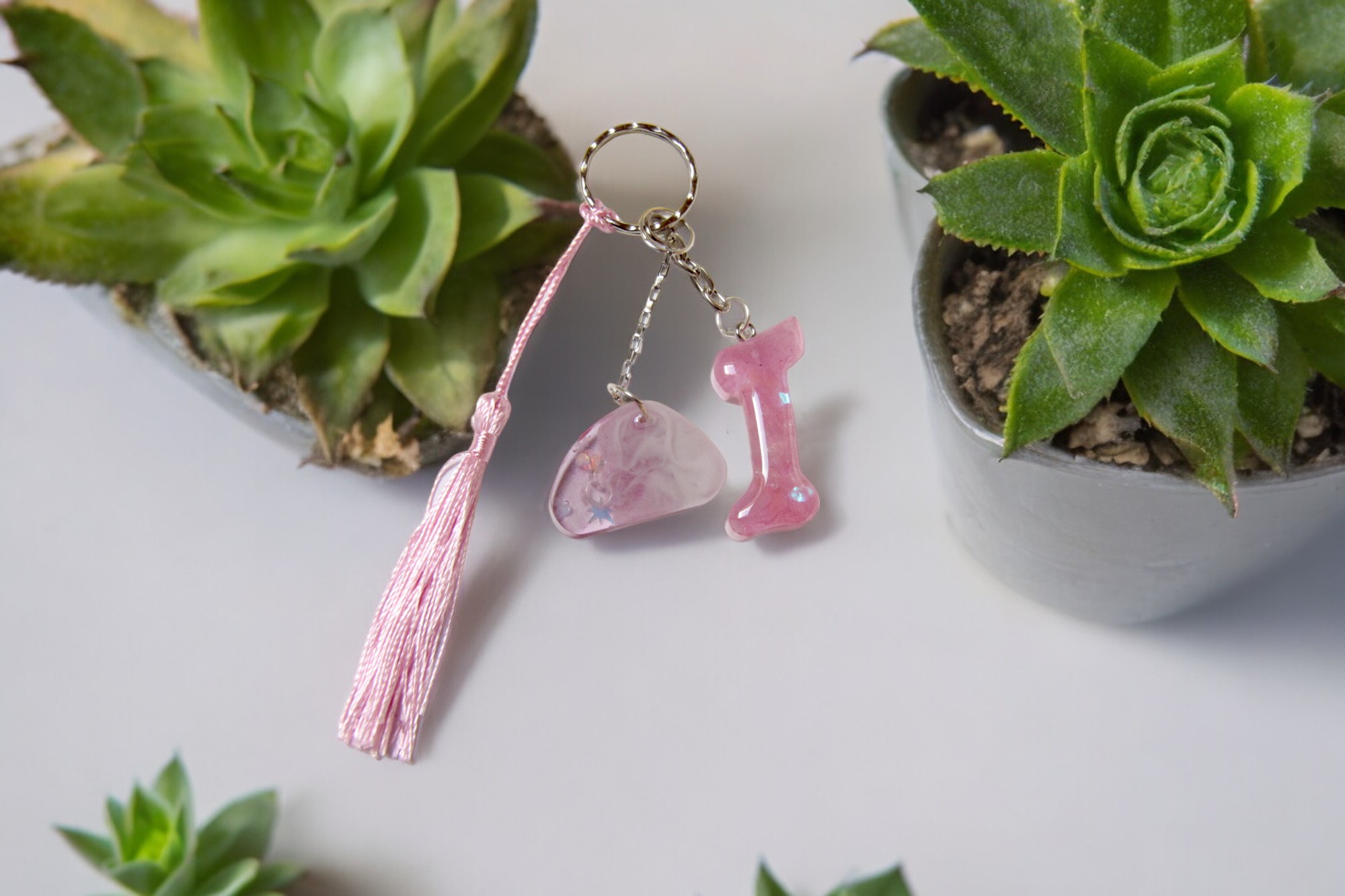 _MG_1127-Photoroom (1) breloczek litera żywica epoksydowa