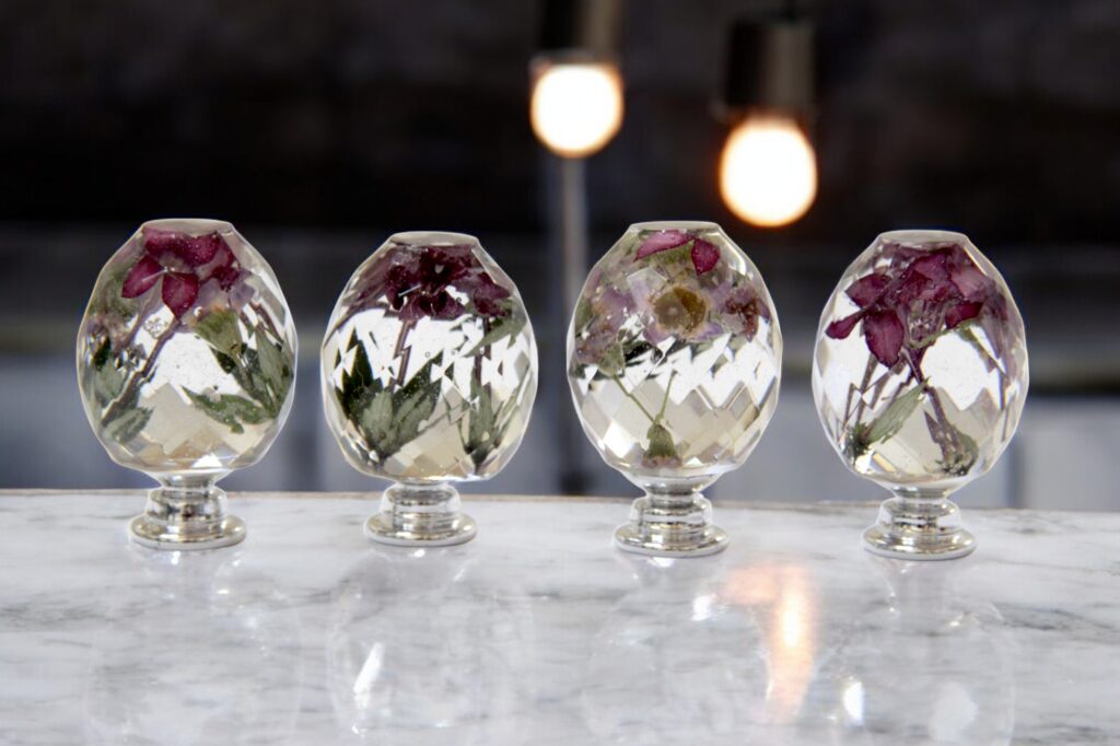 gałka meblowa, żywica, suszone kwiaty