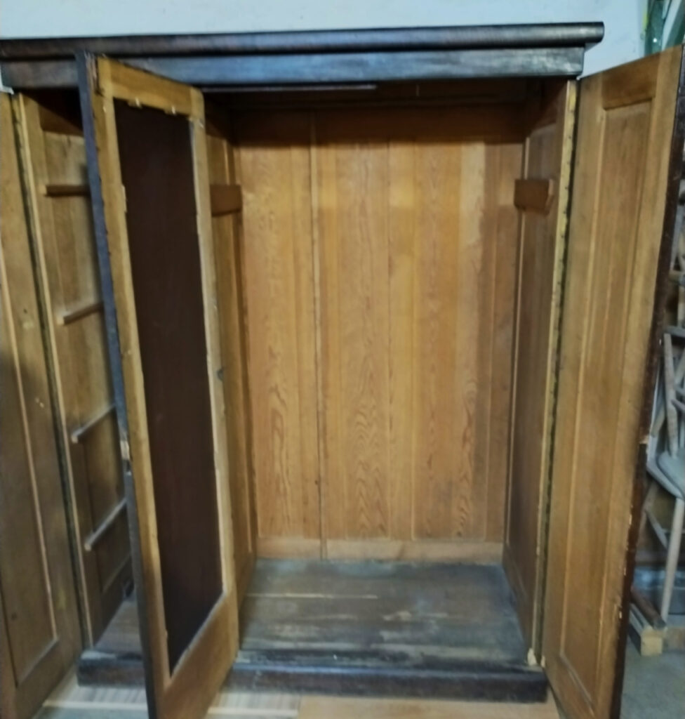 renowacja, odnawianie szafy