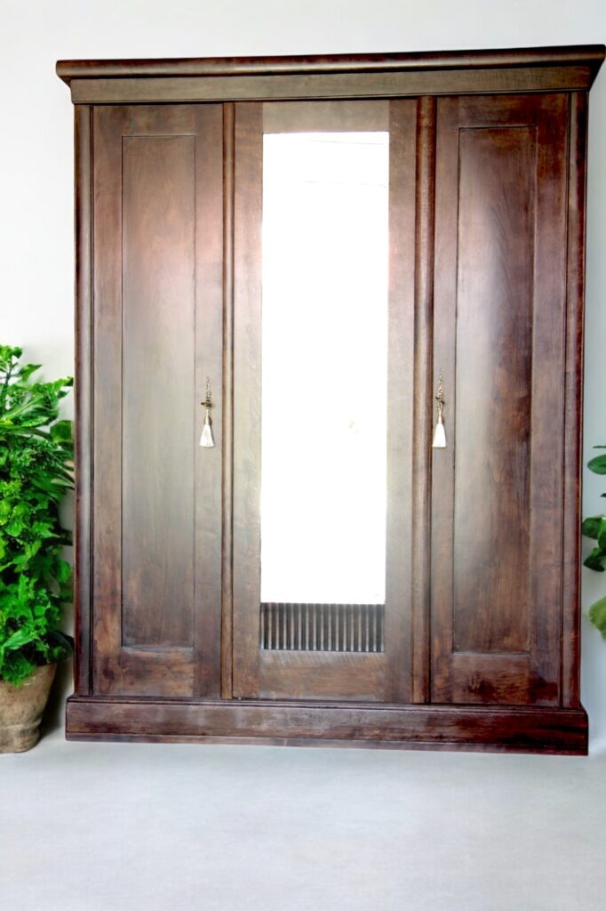 renowacja, odnawianie szafy