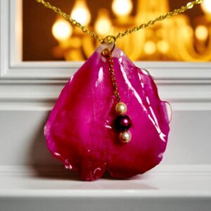 zawieszka z żywicy płatek piwonii